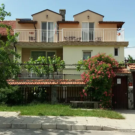 Πανσιόν Dani Dream
